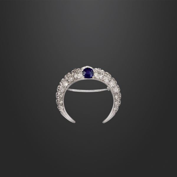 DIAMOND, SAPPHIRE AND GOLD BROOCH