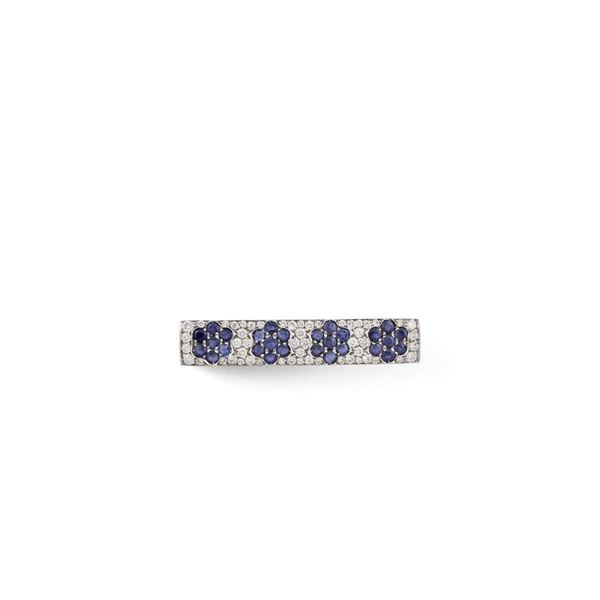 SAPPHIRE, DIAMOND AND GOLD BROOCH