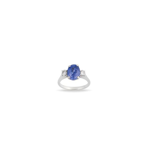 SAPPHIRE, DIAMOND AND GOLD RING