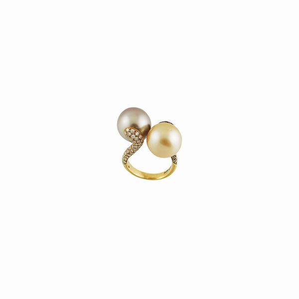CULTURED PEARL, DIAMOND AND GOLD RING
