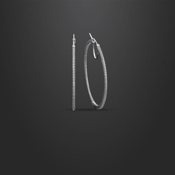 PAIR OF DIAMOND AND GOLD EARRINGS
