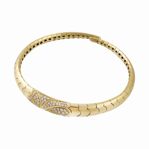 DIAMOND AND GOLD NECKLACE