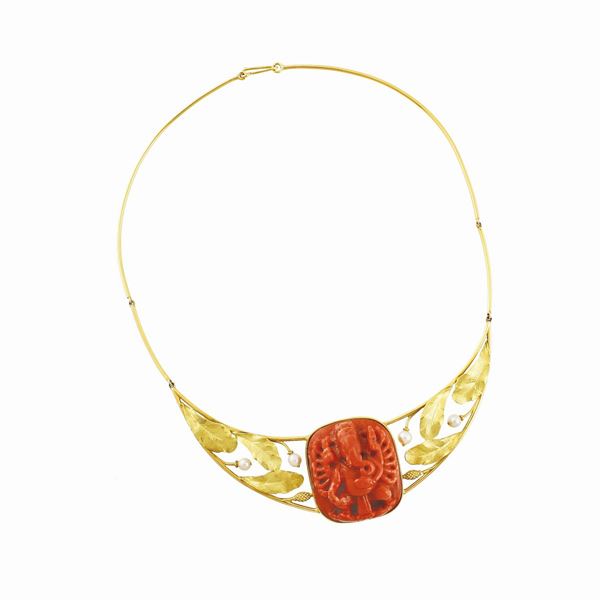 CULTURED PEARL, CORAL AND GOLD NECKLACE