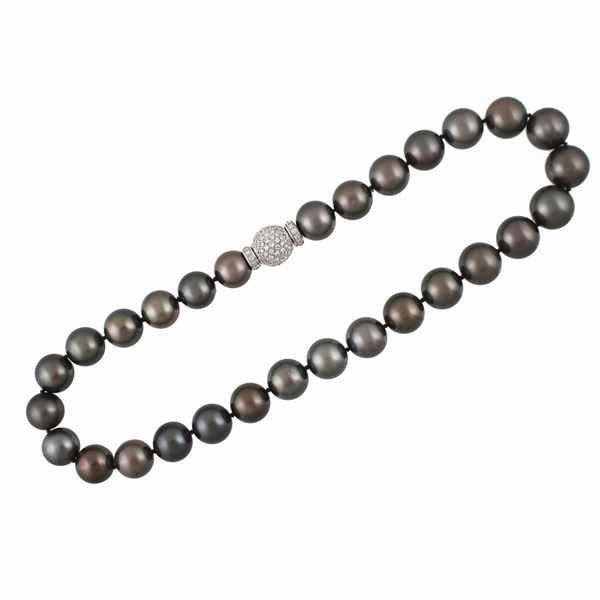SOUTH SEA PEARL NECKLACE WITH DIAMOND AND GOLD CLASP