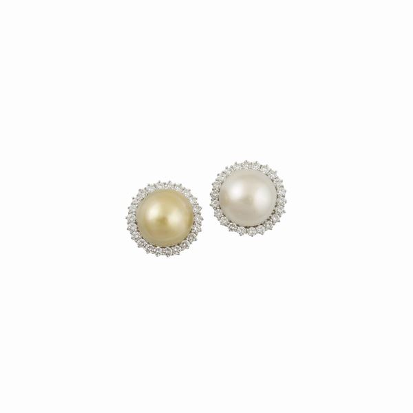 * PAIR OF SOUTH SEA PEARL, DIAMOND AND GOLD EARRINGS