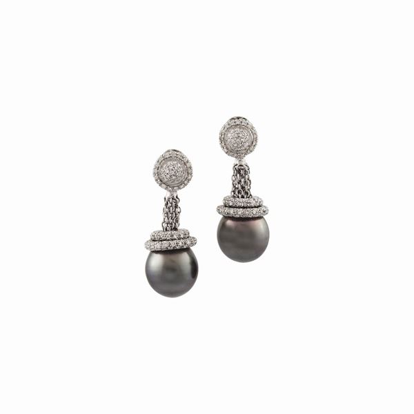 * SOUTH SEA PEARL, DIAMOND AND GOLD EARRINGS