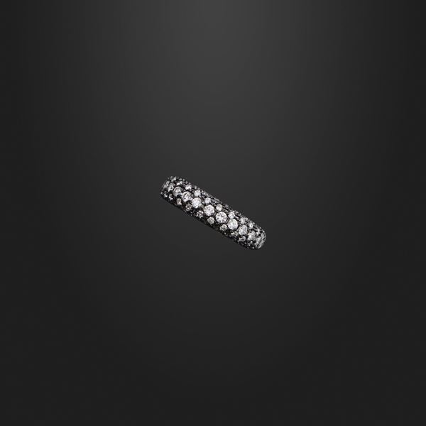 * DIAMOND AND GOLD RING