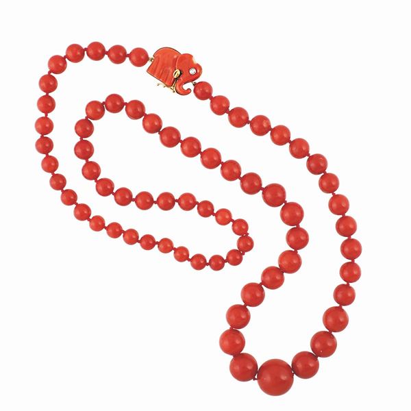 * CORAL NECKLACE WITH CORAL, DIAMOND AND GOLD CLASP