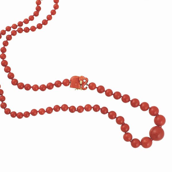 CORAL NECKLACE WITH CORAL, DIAMOND AND GOLD CLASP