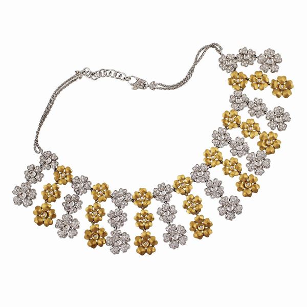 * DIAMOND AND GOLD NECKLACE