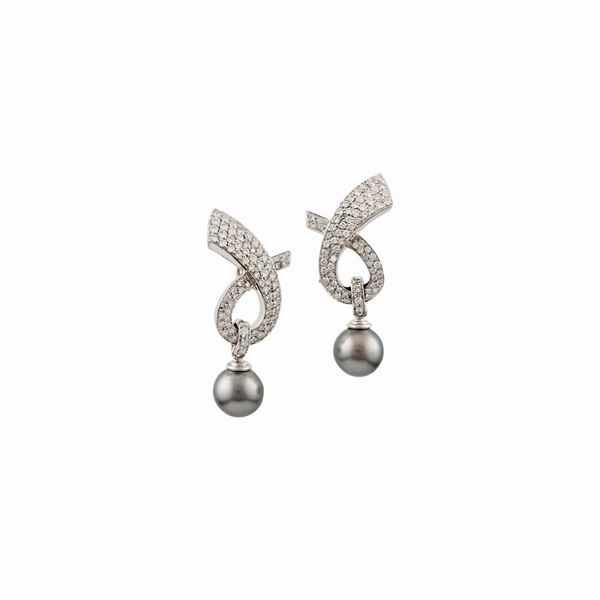 * PAIR OF CULTURED PEARL, DIAMOND AND GOLD EARRINGS