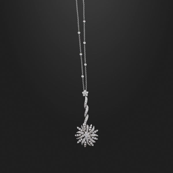 * DIAMOND AND GOLD PENDANT