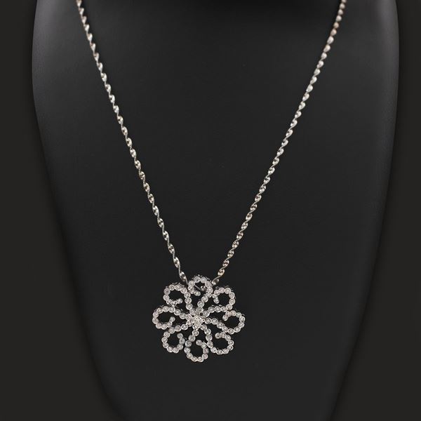 DIAMOND AND GOLD NECKLACE