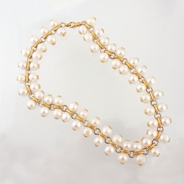 FRESHWATER PEARL AND GOLD NECKLACE