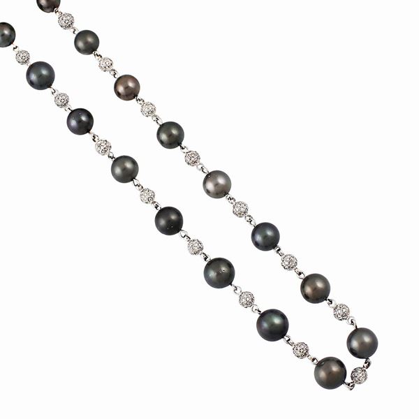 * SOUTH SEA PEARL, DIAMOND AND GOLD NECKLACE
