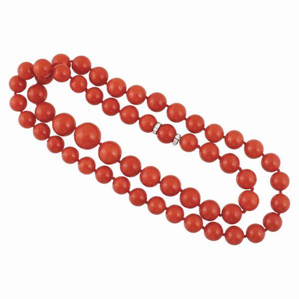 * CORAL, DIAMOND AND GOLD NECKLACE