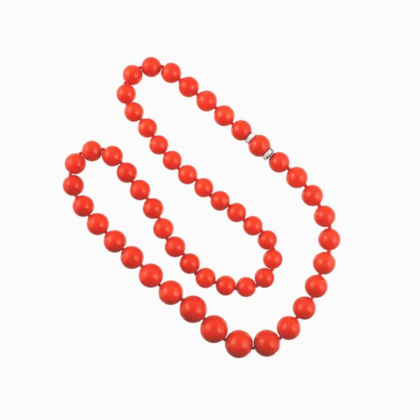 CORAL NECKLACE WITH DIAMOND AND GOLD CLASP