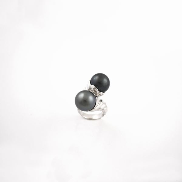SOUTH SEA PEARL AND GOLD RING