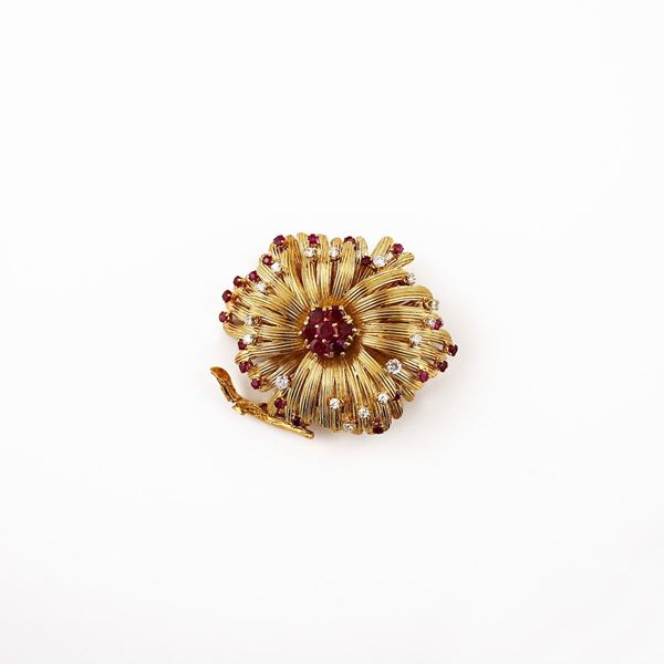 RUBY, DIAMOND AND GOLD BROOCH