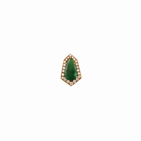 EMERALD, DIAMOND AND GOLD PENDANT