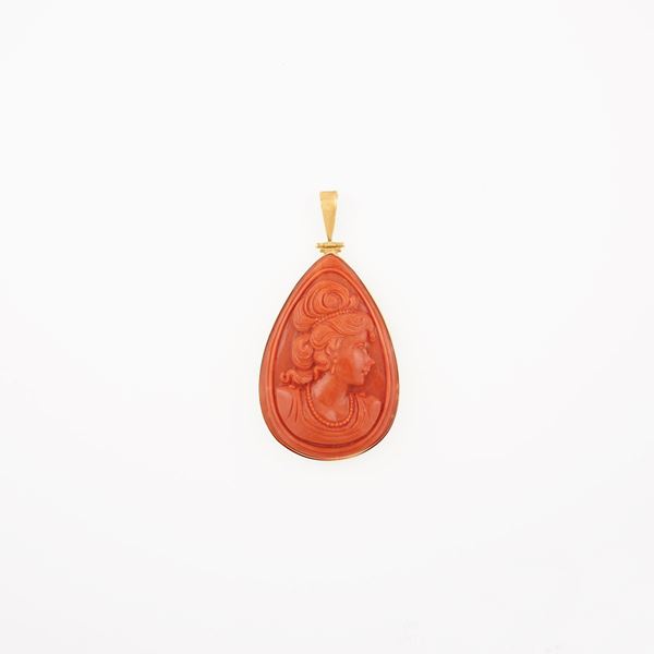 CORAL AND GOLD PENDANT