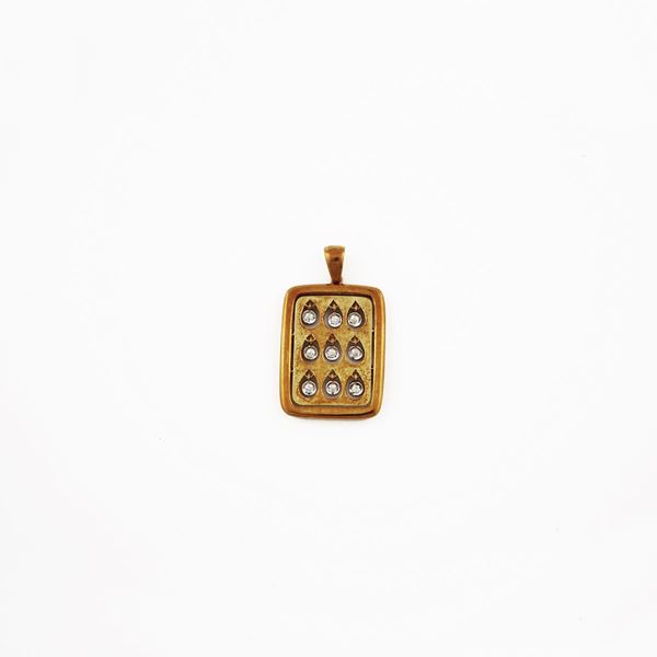 DIAMOND AND GOLD PENDANT