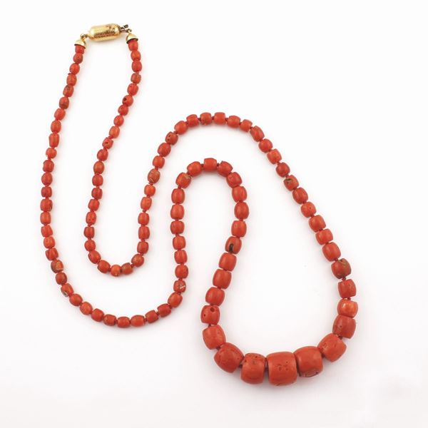 CORAL NECKLACE WITH GOLD CLASP