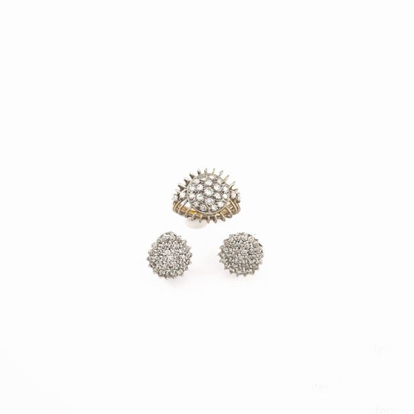 PAIR OF DIAMOND AND GOLD EARRINGS AND RING