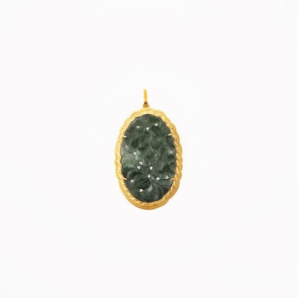 SERPENTINE AND GOLD PENDANT