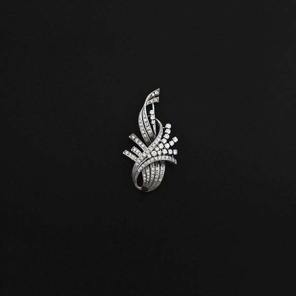 DIAMOND AND GOLD BROOCH