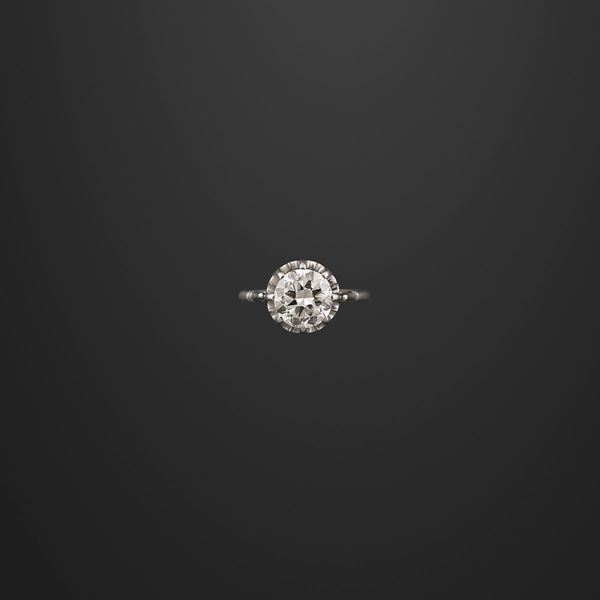 DIAMOND AND PLATINUM RING