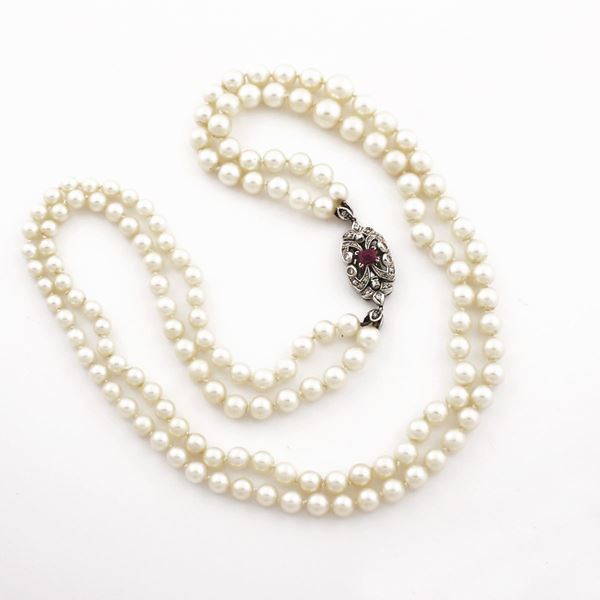 CULTURED PEARL NECKLACE WITH RUBY, DIAMOND AND GOLD CLASP