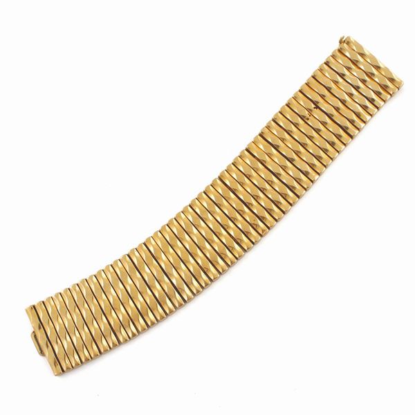 GOLD BRACELET