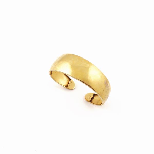 GOLD BRACELET