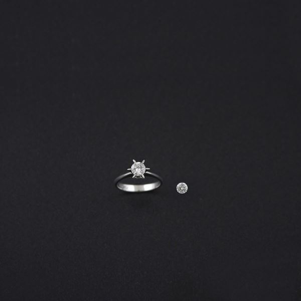 DIAMOND AND GOLD RING, DIAMOND STONE