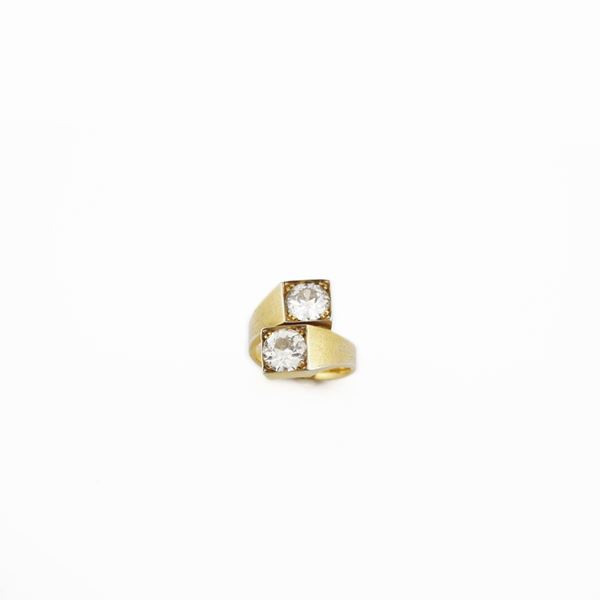 DIAMOND AND GOLD RING