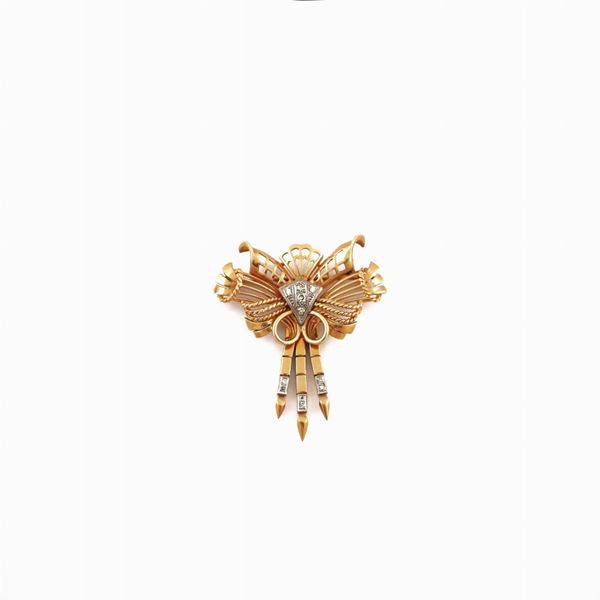 DIAMOND, GOLD AND PLATINUM BROOCH
