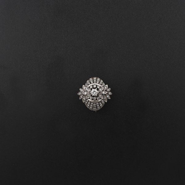 DIAMOND AND PLATINUM BROOCH