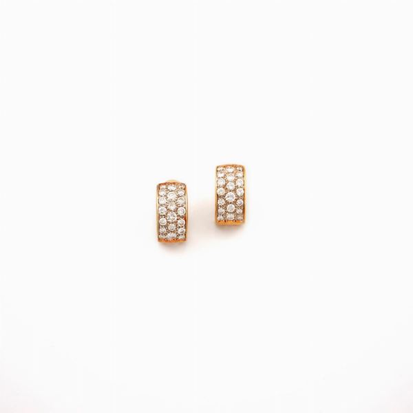 PAIR OF DIAMOND AND GOLD EARRINGS