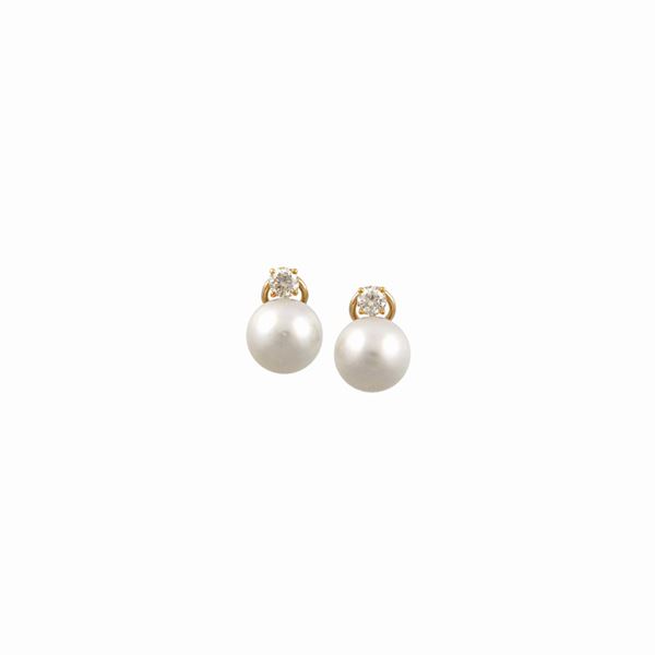 PAIR OF SOUTH SEA PEARL, DIAMOND AND GOLD EARRINGS