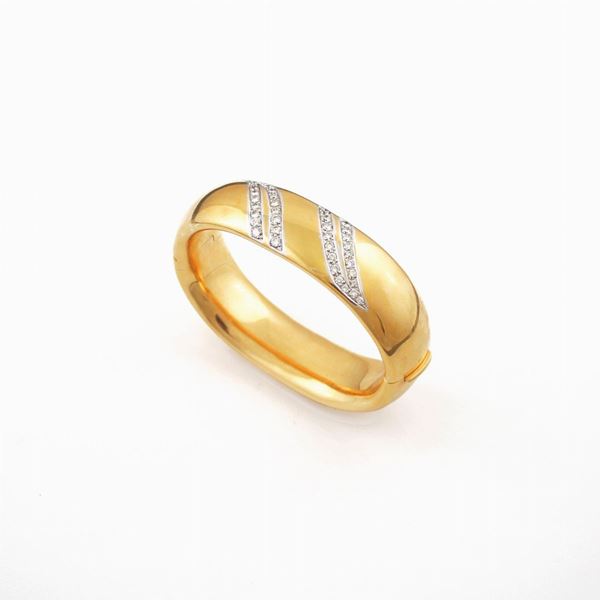 DIAMOND AND GOLD RING