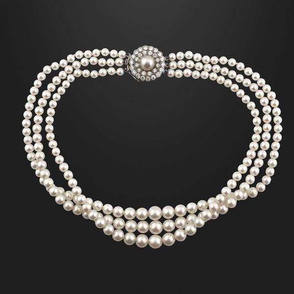 CULTURED PEARL NECKLACE WITH PEARL, DIAMOND AND PLATINUM CLASP