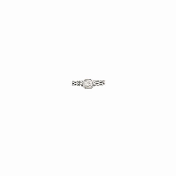 DIAMOND AND PLATINUM RING