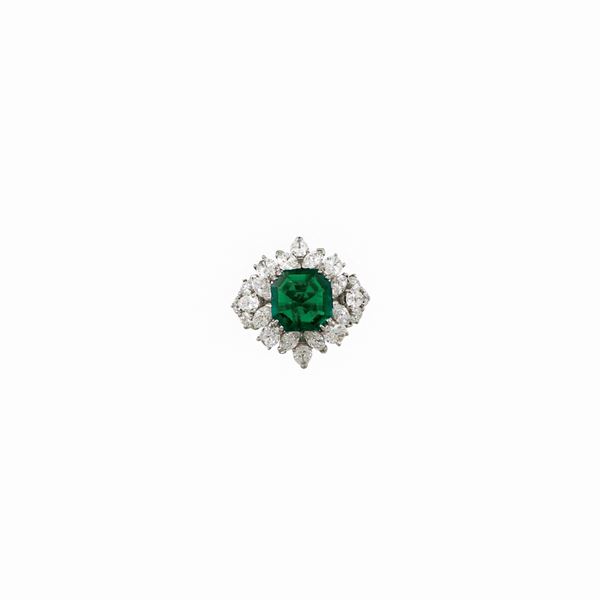 COLOMBIA EMERALD, DIAMOND AND PLATINUM RING