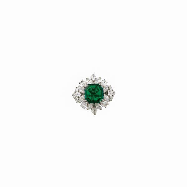 COLOMBIA EMERALD, DIAMOND AND PLATINUM RING