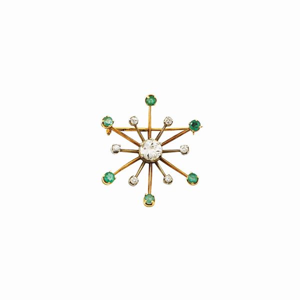 DIAMOND, EMERALD AND GOLD BROOCH