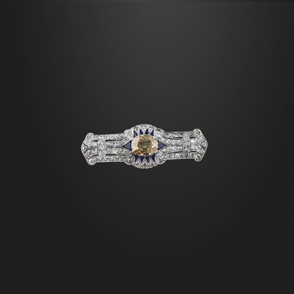FANCY LIGHT YELLOWISH BROWN DIAMOND, SAPPHIRE AND PLATINUM BROOCH