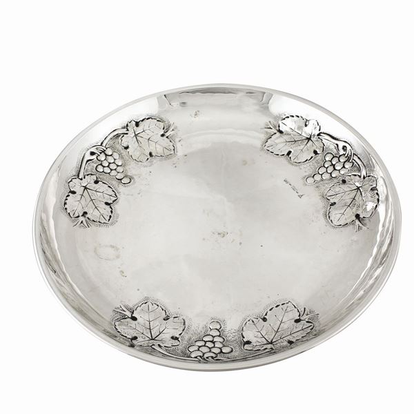 sILVER CENTERPIECE