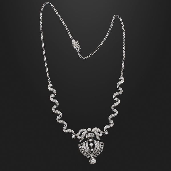 DIAMOND AND GOLD NECKLACE