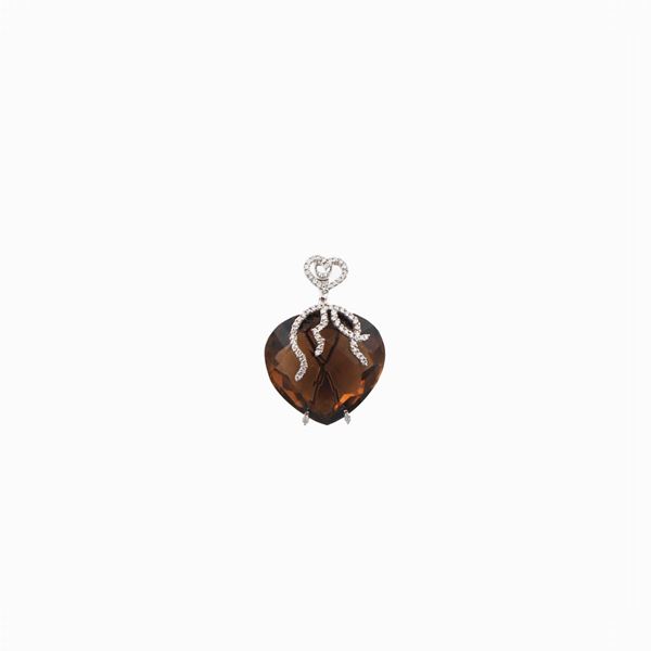 QUARTZ AND GOLD PENDANT